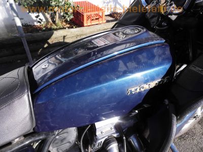 Honda_GL1000_Goldwing_blau_original_Auspuff_Vetter_Verkleidung_Sturzbuegel_Gepaecktraeger_Speichenraeder_gelochte_Bremsscheiben_King-Queen-Sitzbank_22.jpg