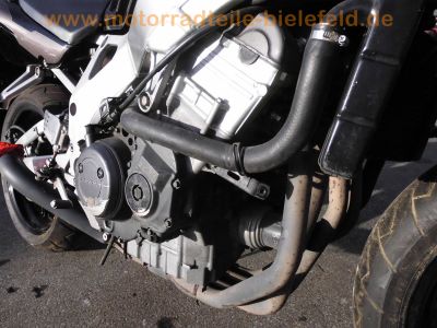 Honda_CBR900RR_SC33_Fireblade_schwarz-gelb_Sturz_-_Ersatzteile_wie_SC28_CBR600F_PC25_PC31_PC35_80.jpg