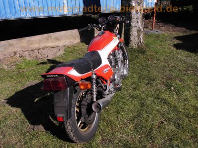 Honda_CB900F2_Boldor_original_rot-weiss_Vollverkleidung_4-2_Auspuff_HM438_37mm-Gabel_Doppelkolben-Bremsanlage_-_wie_CB_750_1100_F_RC04_SC09_SC05_SC08_SC11_45.jpg