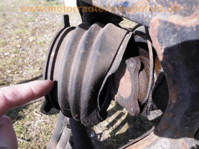 Yamaha_XS750_1T5_Rolling_Chassis_rot_Ballon-Tank_Original-Papiere_3-Zylinder_Dreizylinder_Triple_wie_XS750SE_3L3_XS850_4E2_-_no_XS500_XS650_XS1100_30.jpg