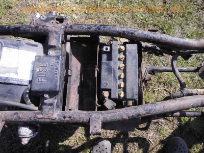 Yamaha_XS750_1T5_Rolling_Chassis_rot_Ballon-Tank_Original-Papiere_3-Zylinder_Dreizylinder_Triple_wie_XS750SE_3L3_XS850_4E2_-_no_XS500_XS650_XS1100_32.jpg