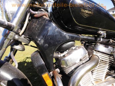 Suzuki_VS750_Intruder_VR51A_V2_Chopper_schwarz_original_Auspuff_SANKEI_2236_Sturzbuegel_Sissybar_43kW_58PS_-_wie_VS600_VS700_VS800_VS1400_34.jpg