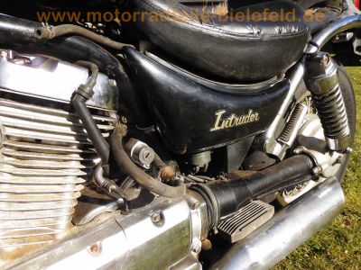Suzuki_VS750_Intruder_VR51A_V2_Chopper_schwarz_original_Auspuff_SANKEI_2236_Sturzbuegel_Sissybar_43kW_58PS_-_wie_VS600_VS700_VS800_VS1400_36.jpg