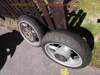 Suzuki_GSXR_750_K0_WVBD_1Hd_2x_Motor_2x_Renn-Verkeidung_2x_Radsatz_Tuning_SR-Racing_Titan-Auspuff_0083SR_Renn-Bereifung_Regen-Reifen_-_wie_GSX-R_GSXR_600_1000_K1_K2_K3_K4_K5_111.jpg