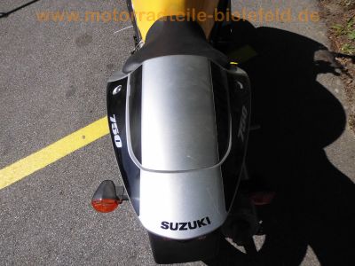 Suzuki_GSXR_750_K0_WVBD_1Hd_2x_Motor_2x_Renn-Verkeidung_2x_Radsatz_Tuning_SR-Racing_Titan-Auspuff_0083SR_Renn-Bereifung_Regen-Reifen_-_wie_GSX-R_GSXR_600_1000_K1_K2_K3_K4_K5_189.jpg