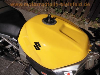 Suzuki_GSXR_750_K0_WVBD_1Hd_2x_Motor_2x_Renn-Verkeidung_2x_Radsatz_Tuning_SR-Racing_Titan-Auspuff_0083SR_Renn-Bereifung_Regen-Reifen_-_wie_GSX-R_GSXR_600_1000_K1_K2_K3_K4_K5_214.jpg