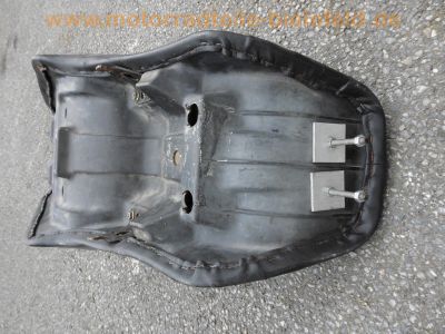 Honda_V45_Magna_VF750C_RC09_Chopper_Ersatzteile_spare-parts_hohe_Sissy-Bar_mit_Gepaecktraeger_-_baugleich_VF700C_RC21_Magna_wie_VF500C_PC13_V30_VF_700_750_S_Sabre_F_Interceptor_93.jpg