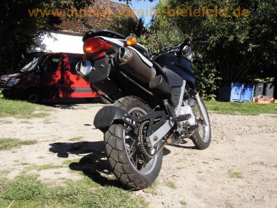 BMW_F650GS_Gelaende-Sport_Enduro_schwarz_original_Gepaecktraeger_BMW_Alu-Koffer_plus_Topcase_METZELER_TOURANCE_Navi-Vorbereitung_TOP-Zustand_45.jpg