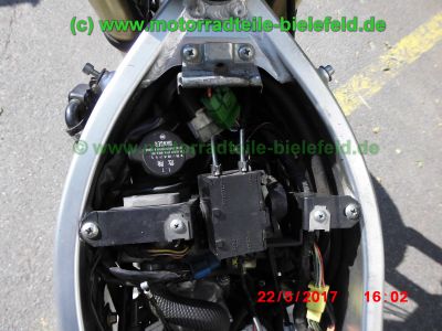 Suzuki_RGV250_GAMMA_VJ22B_Zweizylinder_Zweitakt_two-stroke_Supersportler_Tuning_an_Fahrwerk_Motor_-_no_VJ21_VJ23_Aprilia_RS250-45.jpg