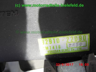 Suzuki_RGV250_GAMMA_VJ22B_Zweizylinder_Zweitakt_two-stroke_Supersportler_Tuning_an_Fahrwerk_Motor_-_no_VJ21_VJ23_Aprilia_RS250-49.jpg