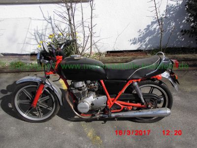 Yamaha_XS400_2A2_SOHC_schwarz_roter_Rahmen_Sito-Auspuff_–_wie_XS400SE_4G5_XS_250_360_1U4_1U5-43.jpg