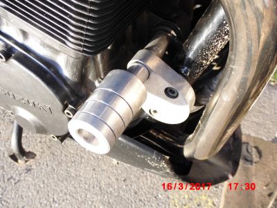 Suzuki_GSF1200S_Bandit_GV75A_crash_BOS-Auspuff_TRW_Lucas_Fussrasten_-_Ersatzteile_Teile_spares_spare-parts_wie_WVA9_65.JPG