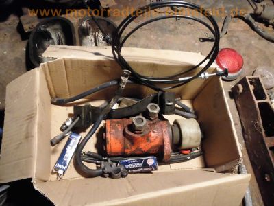 Steyr-Daimler-Puch_Haflinger_703AP_4x4_Allrad-LKW_-_Ersatzteile_Teile_spare-parts_Motor_Vergaser_Dynastarter_Technik_wie_Steyr-Puch_500_650_700AP_Haflinger_258.jpg