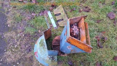 Steyr-Daimler-Puch_Haflinger_703AP_2to_zGG_Winterdienst_Raeumfahrzeug_Streufahrzeug_mit_Schneeschild_Salzstreuer_-_Motor_Technik_wie_700AP_Ersatzteile_Teile_spare-parts_93.jpg