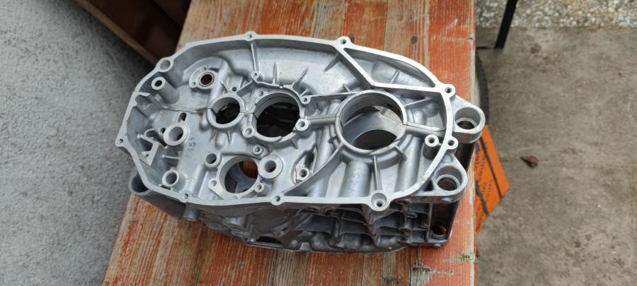 1A1-00 1A0-00 RD400 3x Kurbel- Motor-Gehaeuse crankcase engine-housing