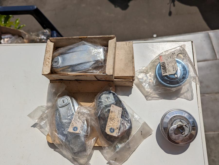 1E7-24602-00 RD400 TX650 XS250 XS360 XS400 XS500 XS650 XS750 XS850 tank-cap Tankdeckel Tank-Verschluss
