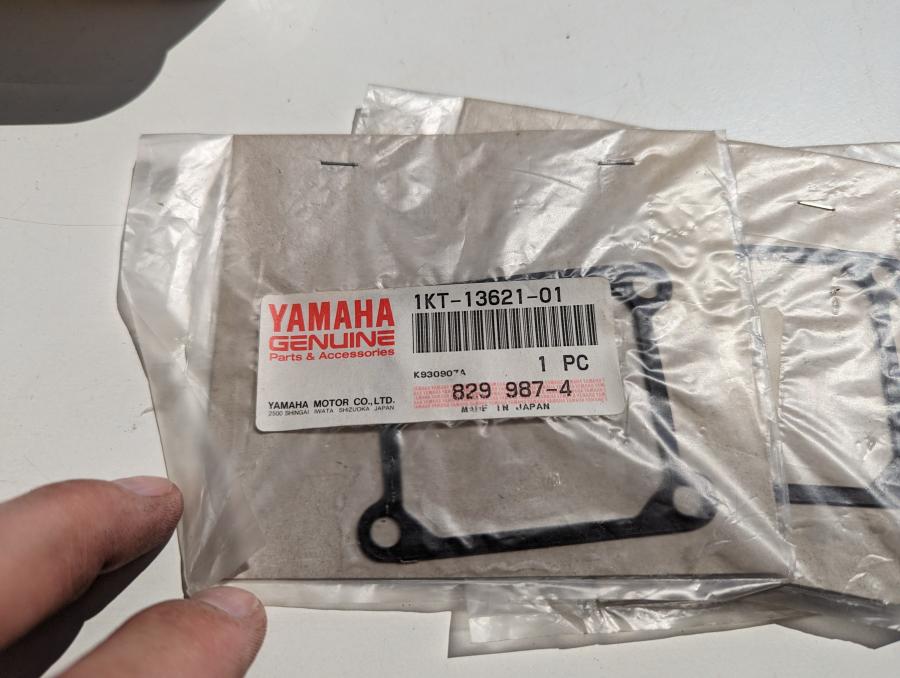 1KT-13621-00 -01 DT125R-E-RE-X valve seat inlet-gasket Einlass-Membran-Dichtung