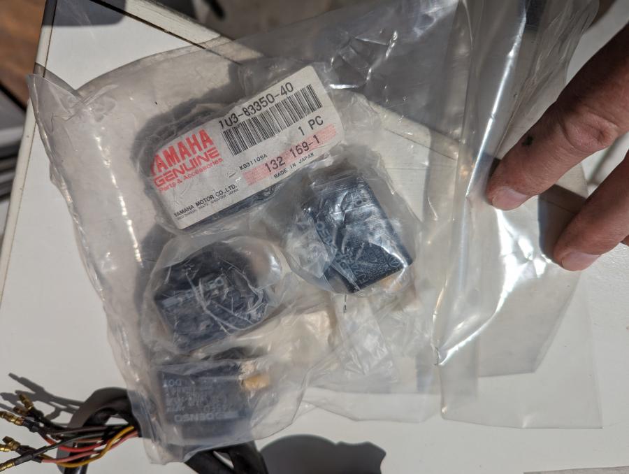 1U3-83350-40 DT125R RD80LC SR500 XT350 XT600 XTZ750 XV500 Blinker-Relais flasher-relay