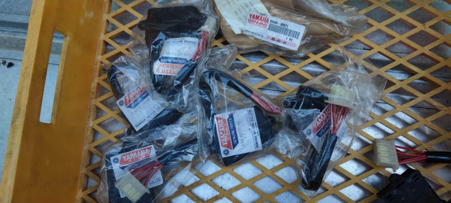 1a0-82170 RD400 RD250 fuse-box Sicherungskasten