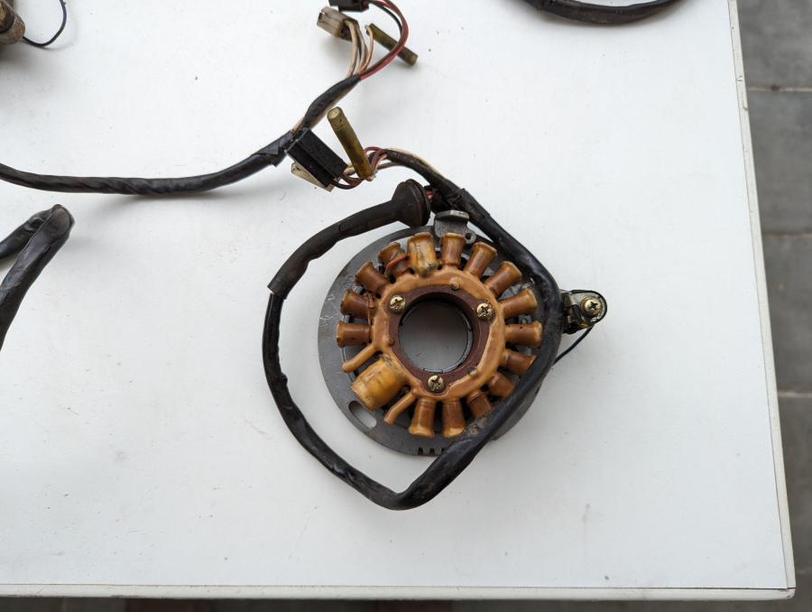 29L 4L0 4L1 RD250LC RD350LC Lichtmaschine generator