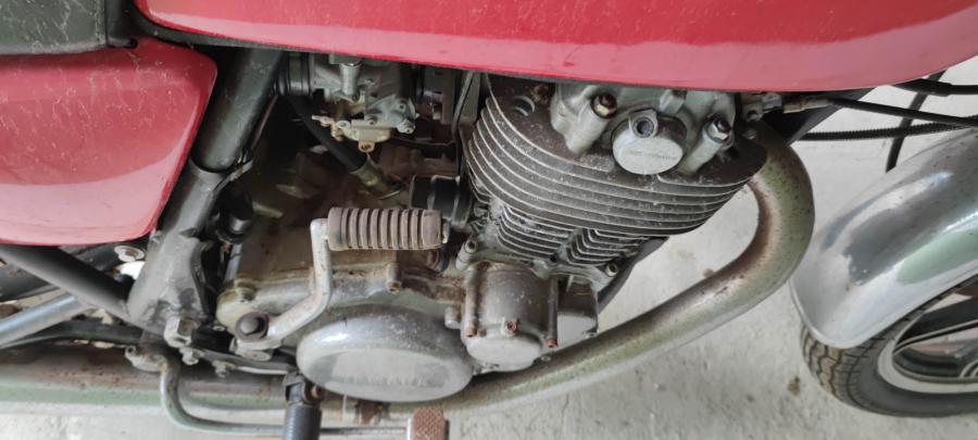 2J4 SR500 rot Bike