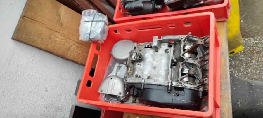 352 RD250 Rumpf-Motor lower engine-housing crank-case