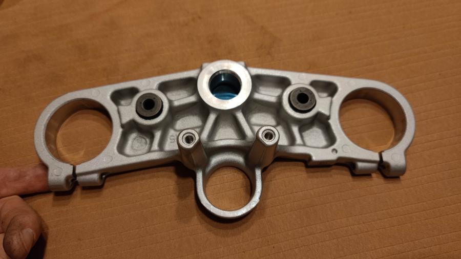 3GM-W2341-50 FZR1000 Exup USD-Gabelbruecke oben upper fork crown 3LE 3LF 3LG 3LH