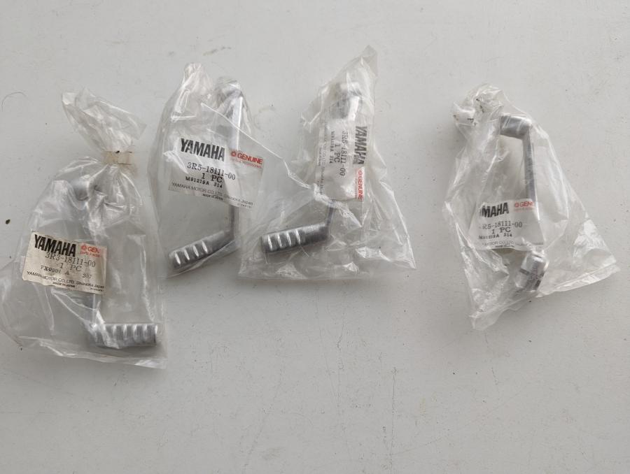 3R5-18111-00 YZ465 3R3-18111-00 YZ125 shift pedal