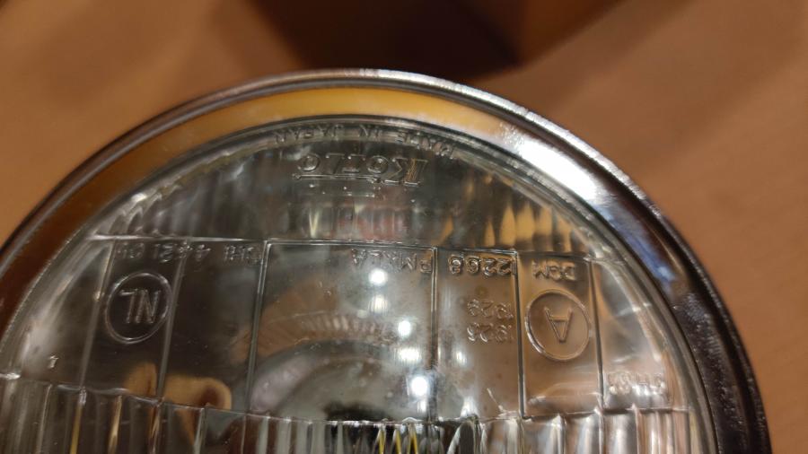 416-84303-45 RD125DX 2R6 RD200DX 2R7 KOITO headlight Scheinwerfer