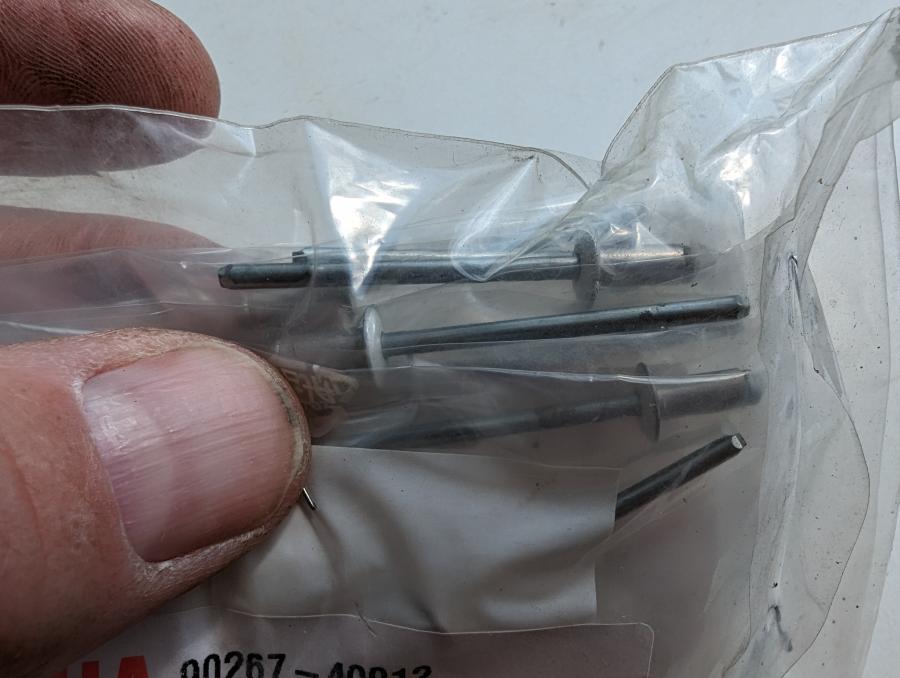 90267-40012 rivet Niete TDM850 3VD FZR600 3HE uvam