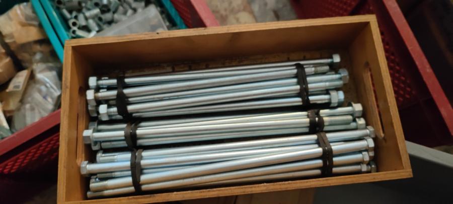 Schwingen-Achsen 16mm swing-arm bolts