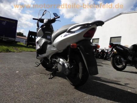 Suzuki UC125 Epicuro 11