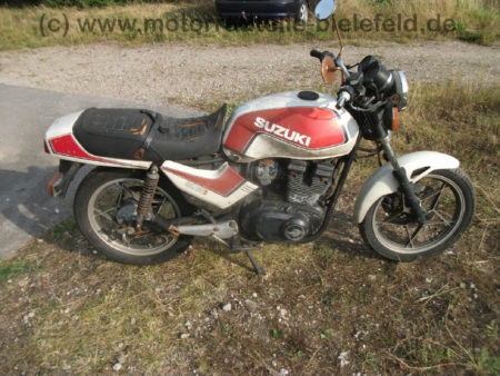 Suzuki GSX 400 S GK53C weiss rot Wrack wie GSX 250 400 E S GK51C GK53B 17