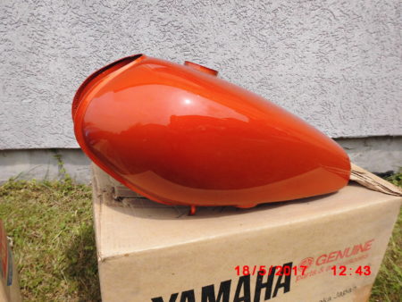 Yamaha RD125 RD200 RD250 Tank Orange 1