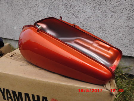 Yamaha RD125 RD200 RD250 Tank Orange 10