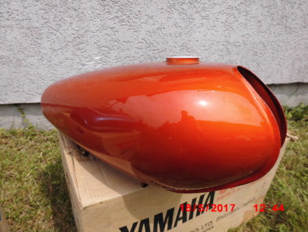 Yamaha RD125 RD200 RD250 Tank Orange 3