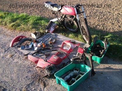 normal Honda CB 250 RS rot MC02 zerlegt Motor demontiert Neuteile