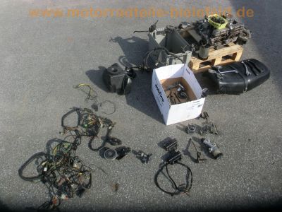 normal Kawasaki KZ 650 B Ersatz Teile spares spare parts Sitzbank Zylinder Kopf Vergaser 1