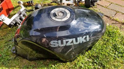normal Suzuki GSX 750 F GR78A schwarz Ersatzteile spare parts Tank Vorderrad Hinterrad Lenker Heck uvm 28