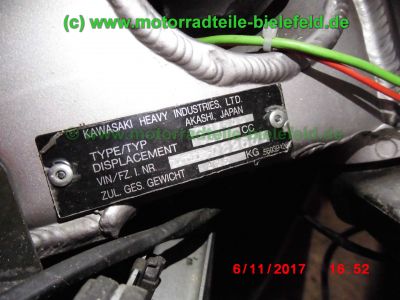 normal Kawasaki ZXR 750 L ZX750L gruen nackt Regenreifen Rennstrecke race track Teile Ersatzteile parts spares spare parts ricambi repuestos wie ZXR750M ZX750M 24