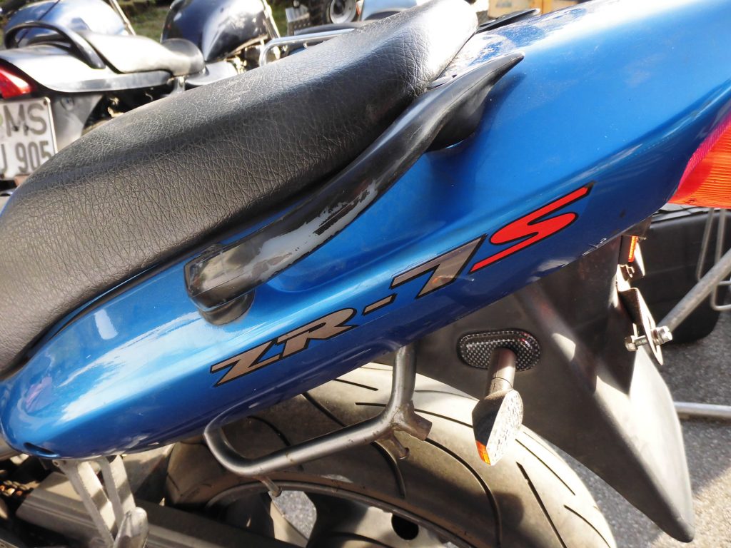 Support De Relais De Rétroviseur Pour Kawasaki ZR-7S ZR750F Année 2000 - Pièce D’occasion A1995