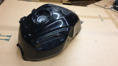 Kawasaki KLE650A Versys Benzintank 7