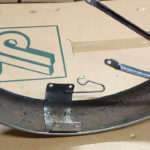 Kawasaki Z400 K4 Kotfluegel vorne 2