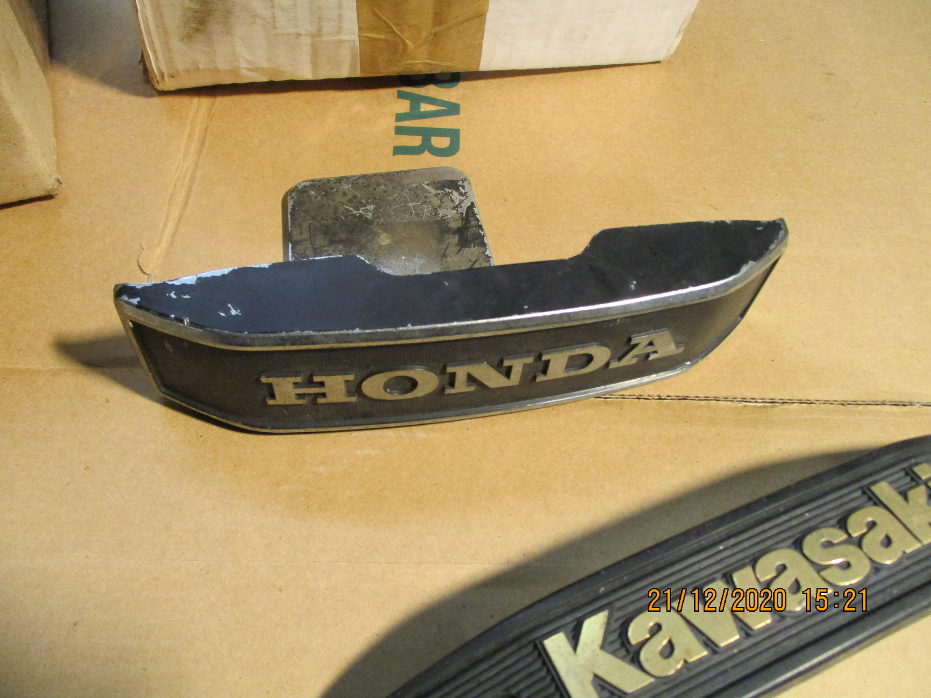 Diverse Kawasaki Honda Embleme Deckel Blende