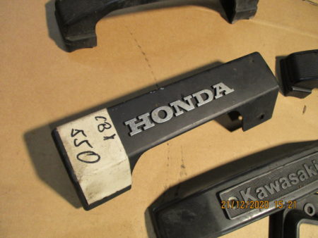 Diverse Kawasaki Honda Embleme Deckel Blende 18