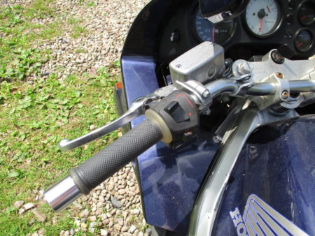 Honda VFR750F RC36 II blau Lucas Super Bike Lenker Umbau 101