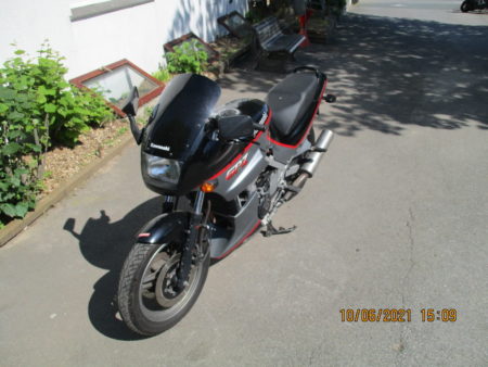 Kawasaki GPZ500S EX500A schwarz grau 60PS 4