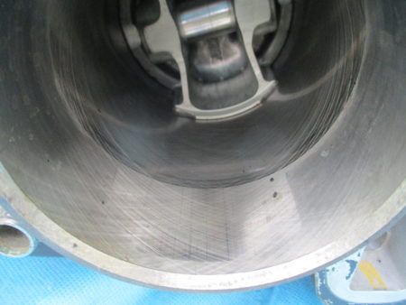 Suzuki GSX 1400 WVBN Zylinder mit Kolben Pleuel und Kurbelwelle 12