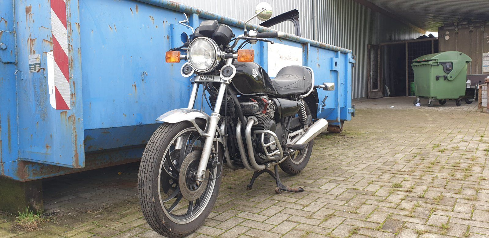 Motorradrahmen schleifen und lackieren - Yamaha XJ550 (4V8
