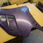 Ersatzteile Suzuki GSXR1100W GU75C Front Seiten-Verkleidung side-cover R Ersatzteile Suzuki GSXR1100W GU75C Front Seiten-Verkleidung side-cover R Suzuki GSXR1100W GU75C Front Seiten Verkleidung side cover R 94471 46E00 2